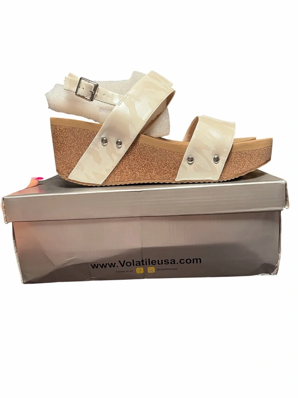 NIB Volatile Summerlove White Camo Platform Sandals Size 10
